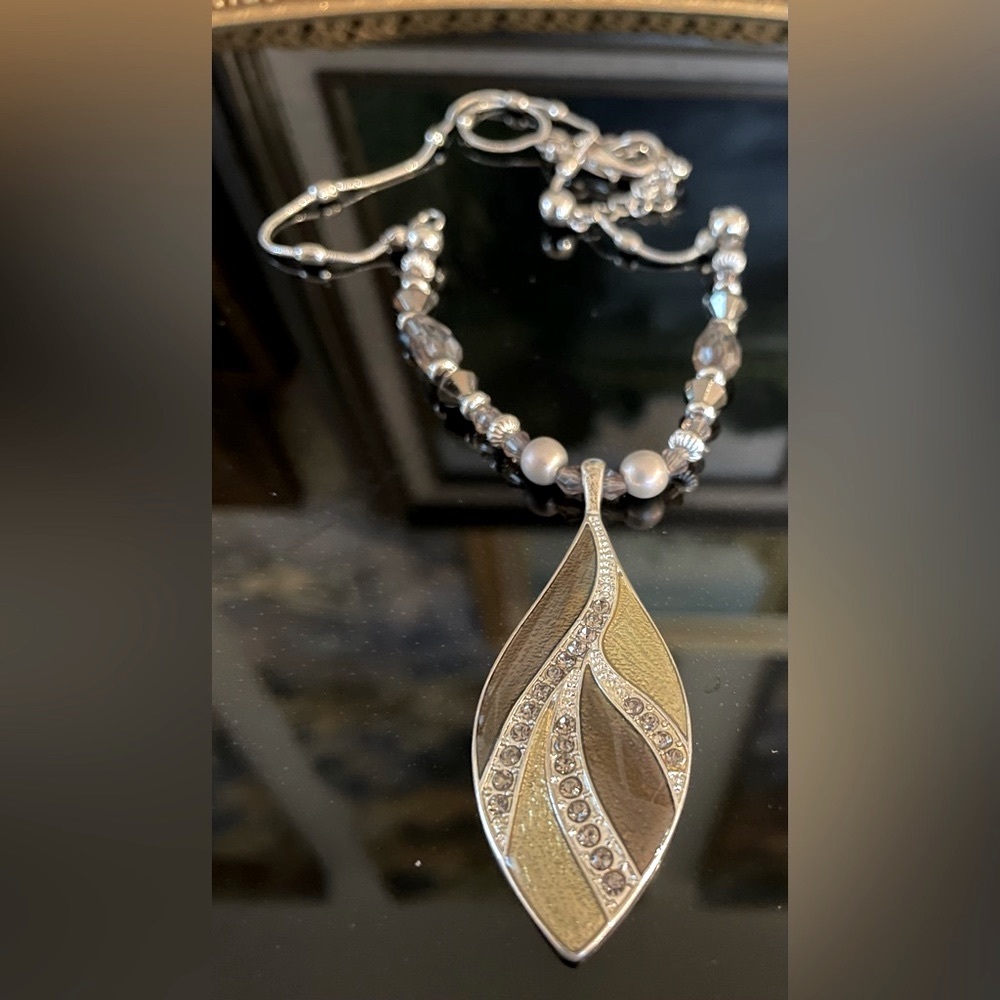 Y2K Enamel Pendant Adorned with Crystals Silver Tone Beaded Necklace